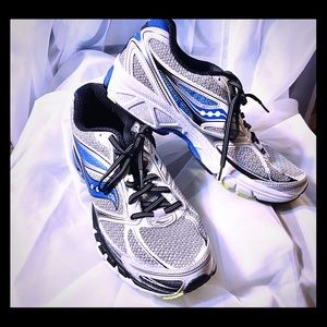 NWOT Men’s Saucony Power Grid Running